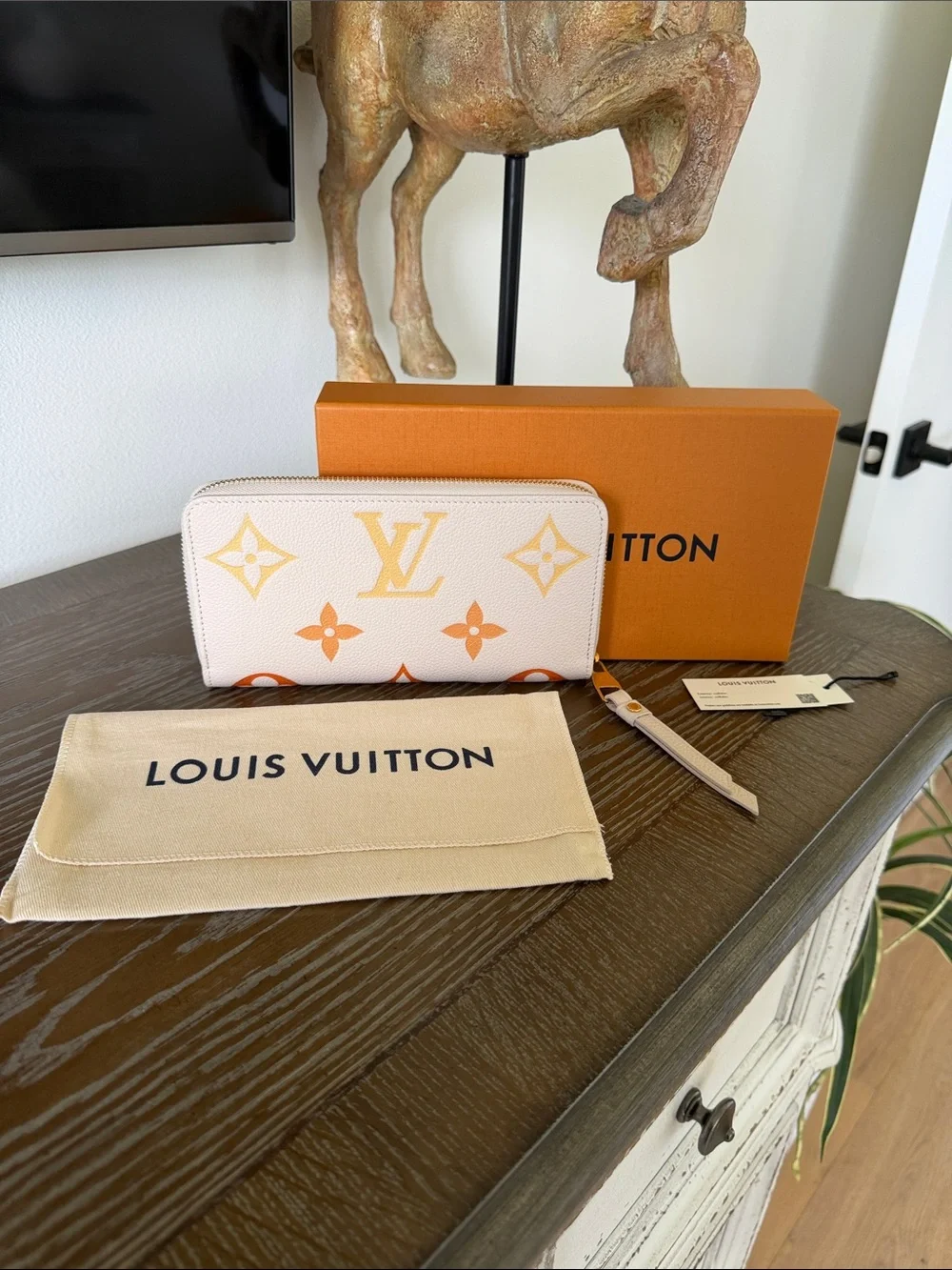 Louis Vuitton Empreinte Degrade Zippy Wallet - Picture 12 of 12
